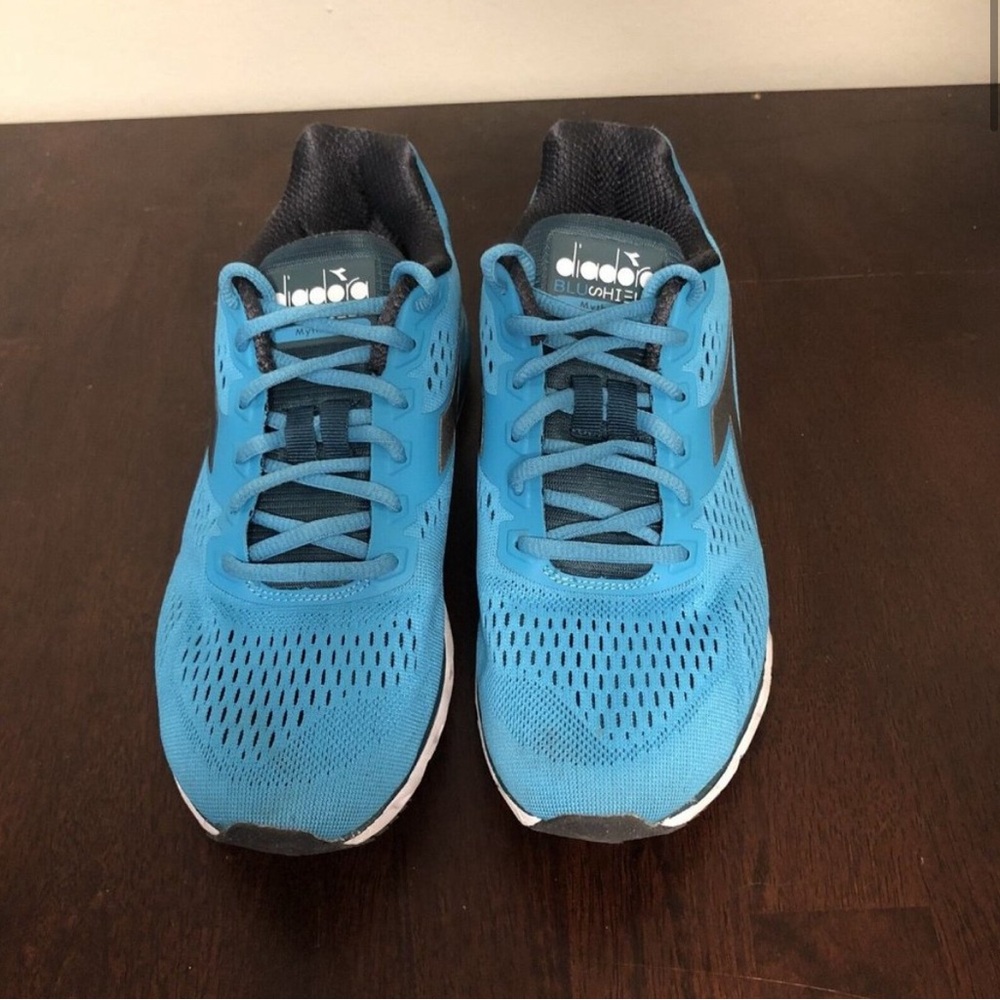 Diadora women’s Mythos Blue Shield 2 Teal Running Shoes size 8 C6415